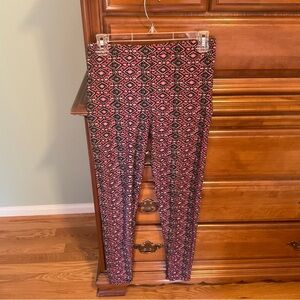 Geometric Patterned Lightweight Leggings Pink and Black